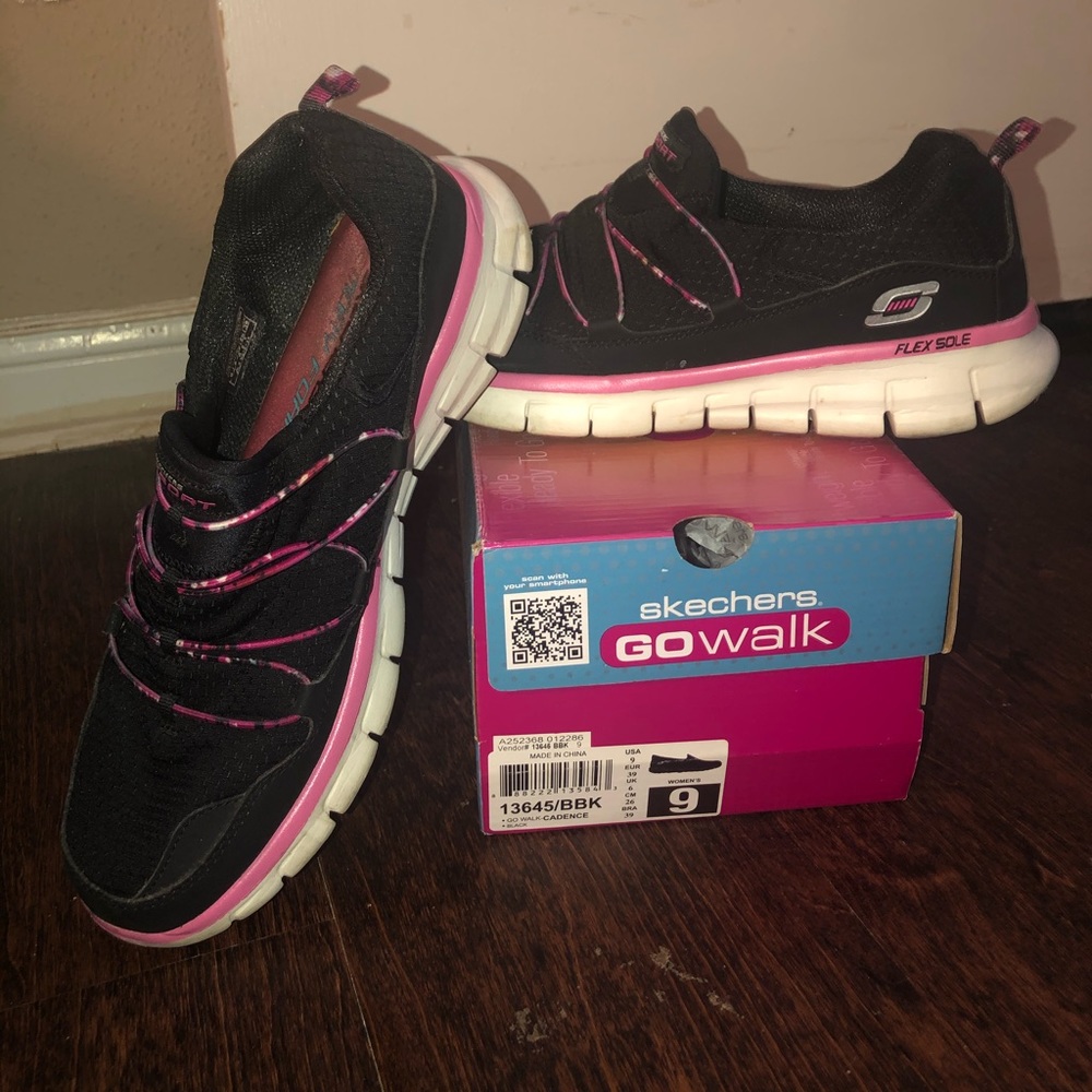 Sketchers size 9